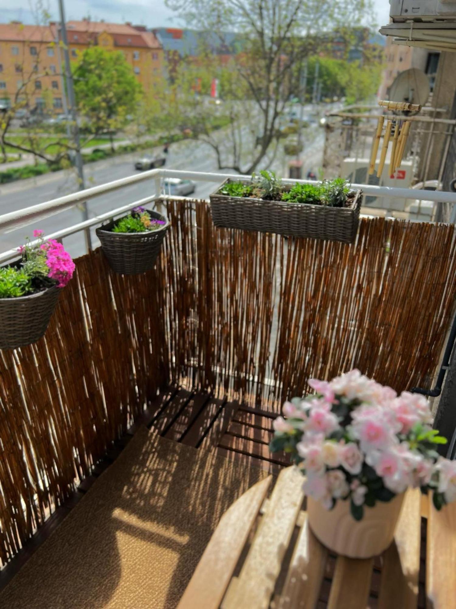 West Budapest Apartman ภายนอก รูปภาพ